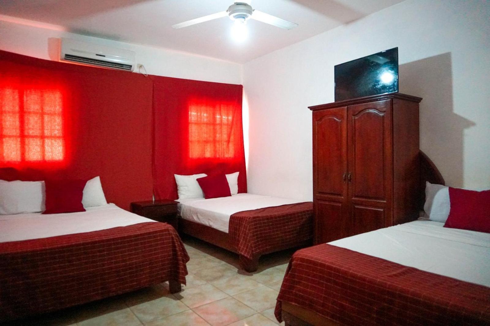 Hotel Nuevo Amanecer El Catey Extérieur photo